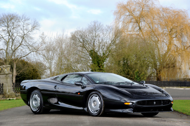 Jaguar XJ220-1.jpg